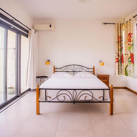 Villa Angelou - Sunlit Beach Getaway With Pool And Wifi ベル・マール エクステリア 写真
