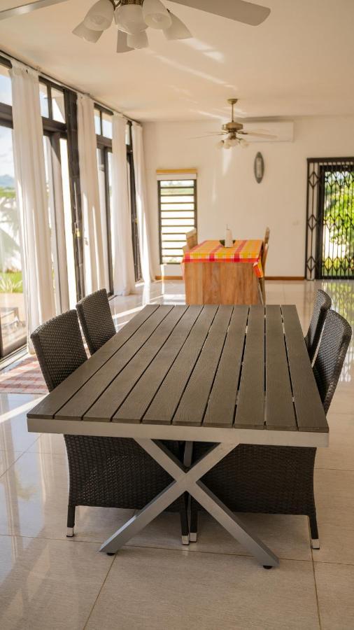 Villa Angelou - Sunlit Beach Getaway With Pool And Wifi ベル・マール エクステリア 写真